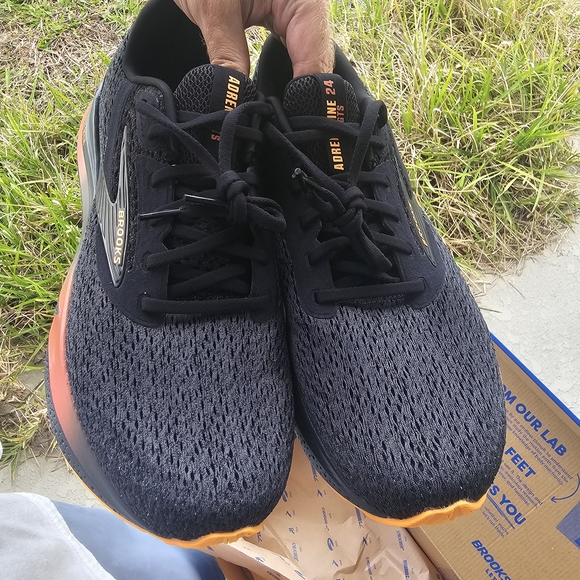 Size 11.5 - Brooks Adrenaline Gts 24 RARE COLOR Black/Burnt Sienna